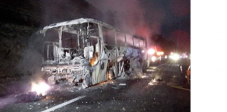 Salen ilesos luego de siniestro de autobús en el norte de Veracruz