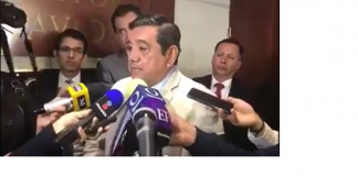 Amenaza Félix Salgado con desaparecer poderes si lo gobernadores no obedecen