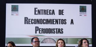 Comunicadores por la Unidad y Cámara de diputados entregan reconocimientos 2018