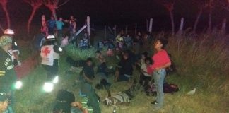 Vuelca tráiler con 75 migrantes en #Veracruz. 19 heridos