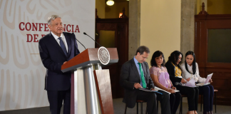 Presentan avances de programas de becas, universidades y apoyos para madres y padres trabajadores