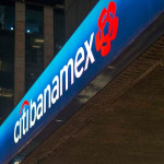 Caída de app Banamex desata caos en quincena; miles no pudieron acceder a su dinero.