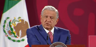 AMLO insulta y reclama a medios por difundir el escándalo del narcoretén