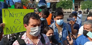 Acusan a Fiscalía de detener a joven estudiante como chivo expiatorio en caso de homicidios de periodistas #Veracruz