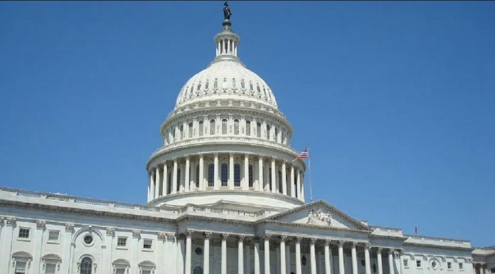 Congreso de EE. UU. publica más de 33 mil páginas del caso Epstein.