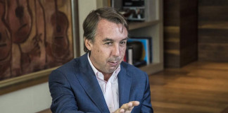 ¡Oigame No! le contesta Azcárraga a Eugenio Derbez