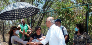 Atiende Ricardo Ahued a vecinos de Las Ánimas