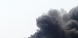 Reportan incendio de vehículos en Isla: hay una persona fallecida