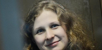 Confirman escape de la feminista rusa, Maria Aliójina, de Rusia.