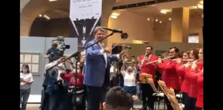 “Así como conduje, con armonía y con actitud, así conduciré al país”, declaró Monreal tras dirigir orquesta