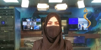 Periodistas afganas obligadas a cubrirse el rostro en TV