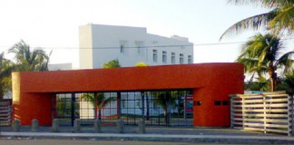 Alerta sobre vehículo particular que acosa a estudiantes en UV Campus Mocambo