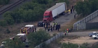 Al menos 45 migrantes hallan en tráiler abandonado en San Antonio Texas