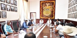 Ricardo Ahued atiende a locatarios del mercado Adolfo Ruiz Cortines #Xalapa