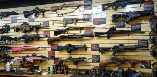 Corte de EUA anula restricciones a la portación de armas