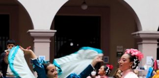 Artistas de la música y Danza amenizan Expo venta artesanal en Xalapa