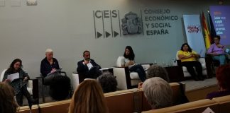 Sustituir el trabajo no pagado de cuidados por servicios públicos .