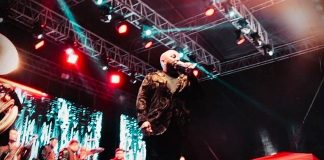 Lupillo Rivera interrumpe concierto en Tultitlán por problema de salud.