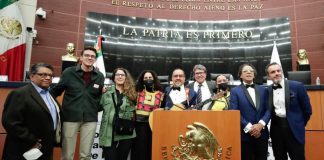 Ricardo Monreal reconoce al rock infantil en el Senado de la República.