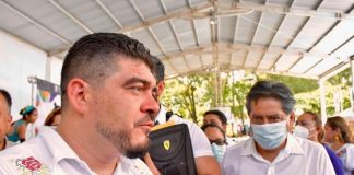 Zenyazen Escobar, trabajo fuera de oficinas