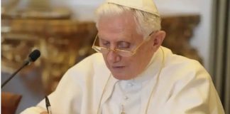 Falso el mensaje que circula en redes sociales sobre la muerte de Benedicto XVI.