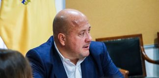 AMLO insiste en el desastre político antes que los acuerdos .