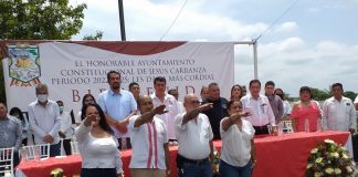 Rinde protesta el suplente Enrique Cruz Canseco, como presidente municipal de Jesús Carranza.