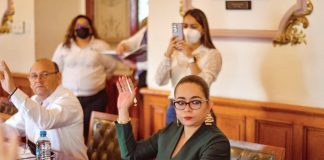 Participa Diputada en sesión de la Junta de Gobierno del Invedem