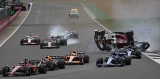 Impactante volcadura de Zhou en Gran Premio de Gran Bretaña #Videos