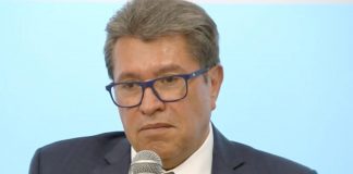 Monreal desea éxito a López Obrador en su gira por EU .