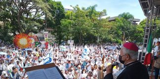 Estrategia de “abrazos, no balazos” es demagogia y complicidad: Obispo Ramón Castro y Castro.