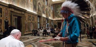 Pide Papa lo acompañen en peregrinación penitencial para abrazar a indígenas de Canadá