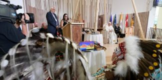 Francisco reiteró su pedido de perdón a indígenas en Canadá