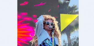 Paulina Rubio vuelve al escenario entre la nostalgia y lágrimas .