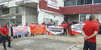 Telefonistas denuncian que Telmex busca liquidar su sindicato