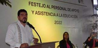 Zenyazen reconoce y felicita a trabajadores administrativos federales de la SEV en su día