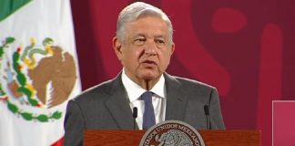 AMLO propone frenar confrontaciones, pero afuera del país que gobierna