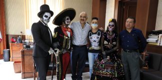 Ricardo Ahued recibe a grupos ciudadanos que impulsan proyectos culturales y recreativos.