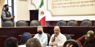 Atiende Presidente Municipal Ricardo Ahued a vecinas y vecinos de la colonia Campo de Tiro .