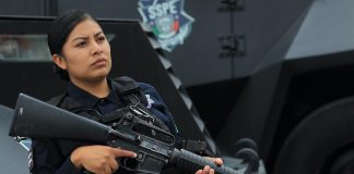 Ella es Liliana Moreno, primera policía indígena en Chihuahua .