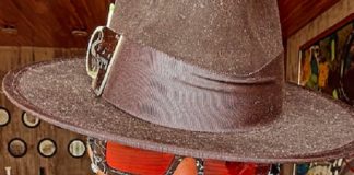 Maluma promueve en México su mezcal .