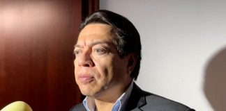 Le dijeron a Mario Delgado, su precio y lo que vale .