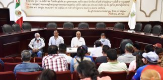 Recibe Ayuntamiento de Xalapa a comitiva de habitantes de Quimixtlán , Puebla.