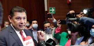 A escuchar a todas y todos los senadores se compromete Alejando Armenta.