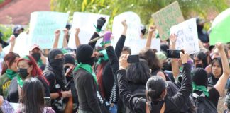 El antifeminismo moviliza a la extrema derecha en Occidente .