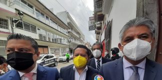 Partidos de oposición no descartan despidos por recortes a recursos.