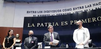 Mantengan su congruencia  y no cambien sus sueños , recomienda Monreal a estudiantes.