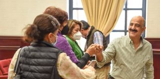 Atiende Ricardo Ahued a vecinos de Lomas Verdes.