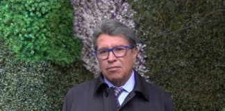 Ricardo Monreal rinde homenaje a víctimas de sismos de 1985 a 2017 .