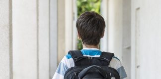 Recomienda UMAE del IMSS Veracruz Norte cuidar tamaño y peso de mochilas escolares